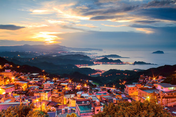 Fototapeta premium The seaside mountain town scenery in Jiufen