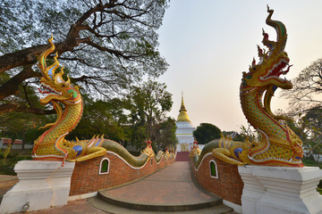 Fototapeta na wymiar Wat Phra Kaew Don Tao en Lampang, Tailandia