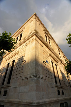 esquina de edificio de piedra en burgos