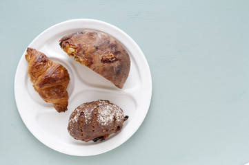 パン　盛り合わせ　朝食