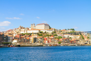 Fototapeta na wymiar hill with old town of Porto, Portugal