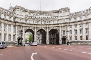 Fototapeta na wymiar Admiralty Arch between The Mall and Trafalgar Square, London.