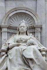 Fototapeta premium Queen Victoria Memorial (1911) near Buckingham Palace, London UK