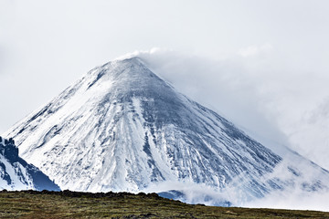 Volcan Kliuchevskoi - volcan actif au Kamchatka