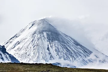 Papier Peint photo Lavable Volcan Volcan Kliuchevskoi - volcan actif au Kamchatka