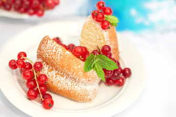 Kuchen mit Johannisbeeren