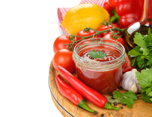 Tomato sauce with vegetables