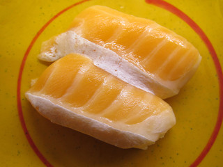 回転寿司 とろサーモン