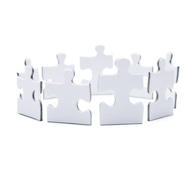Puzzleteile im Kreis