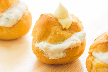 Cream puffs with tuna
