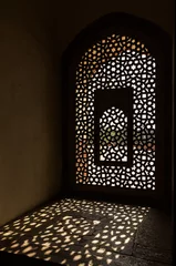 Keuken spatwand met foto Window in Humayun Tomb in Delhi India © pcalapre