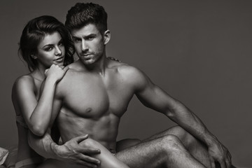 Black&white picture of sensual couple