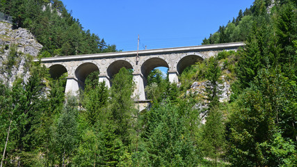 Fototapeta na wymiar eisenbahn viadukt