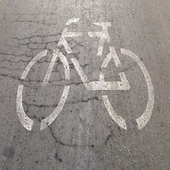 Naklejka premium pista ciclabile no auto