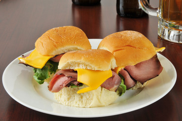 Roast beef sliders