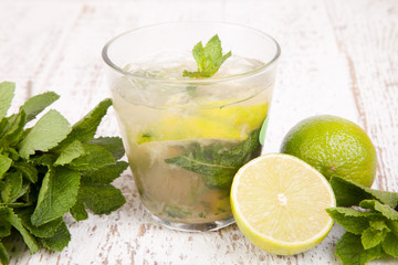 Mochito with lime and mint