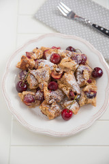 Kaiserschmarrn mit gemischten Früchten