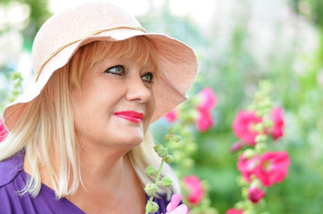 Fototapeta premium Женщина на природе.