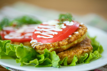 zucchini fritters with tomatoes