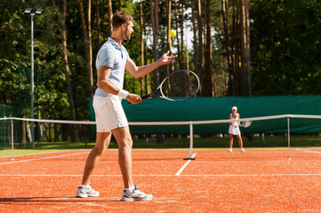 Obraz premium Preparing to his best serve.