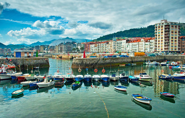 Fototapeta na wymiar Harbour of Castro Urdiales, Spain