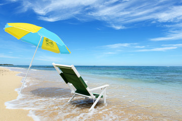 美しい沖縄のビーチと夏空