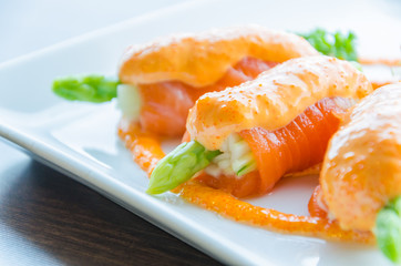 Salmon roll