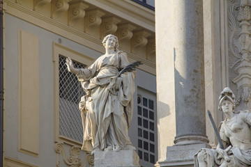 Obraz premium Statues in Torino