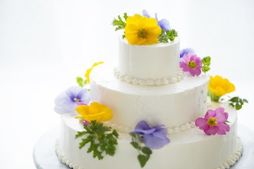 ウェディングケーキ　エディブルフラワー