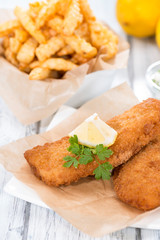 Fried Salmon Filet with Chips