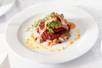 beetroot pancakes with meat sauce