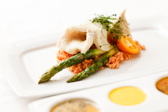 fish with asparagus