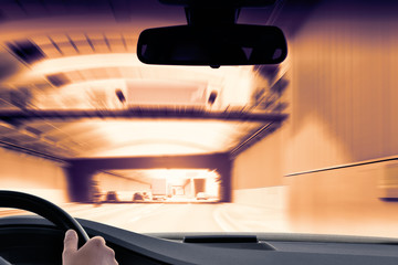 Obraz premium Commuter Traffic - Urban Tunnel