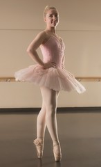 Beautiful ballerina standing en pointe © WavebreakMediaMicro
