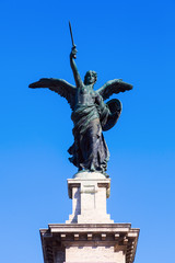 kämpfender Engel an der Engelsbrücke in Rom