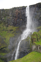 Obraz premium cascade et montagne