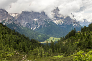 Fototapeta na wymiar Dolomites mountains