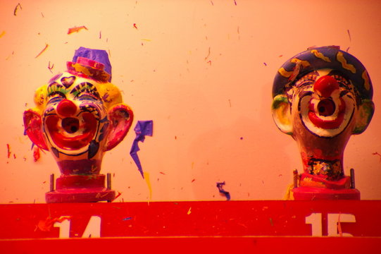 carnival clown shoot paint game