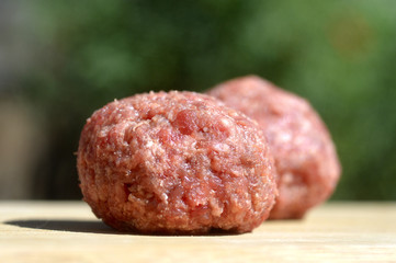 Raw meatballs .