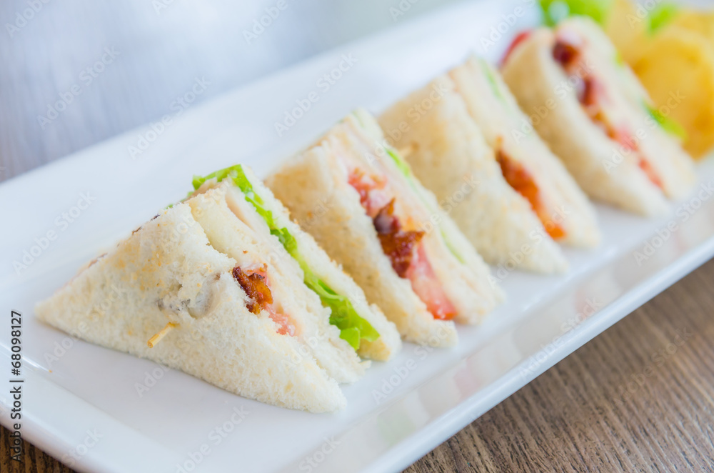 Canvas Prints Club sandwiches