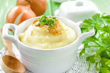 Potato puree with fried onion