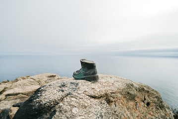 Pilgrim's boot on Cape Finisterre © vvoe