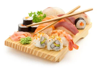 Crédence de cuisine en verre imprimé Bar à sushi assiette de sushis japonais