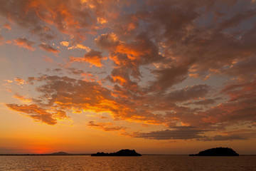 glühender Himmel über dem Tanasee