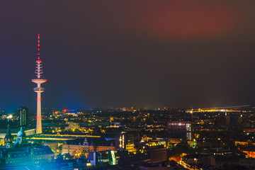 Hamburg bei Nacht von oben © Annette Hanl
