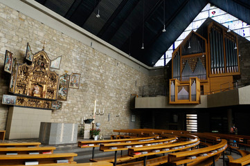 Salvatorkirche mit Pietà und Altar