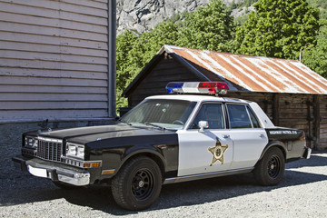 Streifenwagen anno dazumal © Hans und Christa Ede