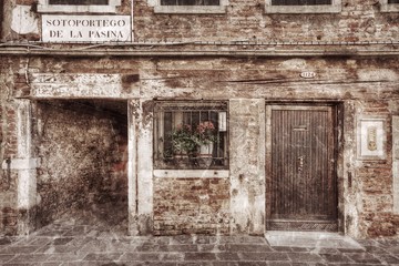 Fototapeta na wymiar Zabytkowy budynek w Wenecji styl retro