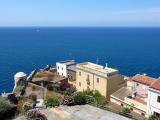 Naklejka premium la città di Castelsardo in Sardegna, Italia