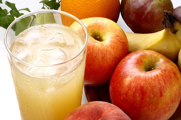 ジュースと果物